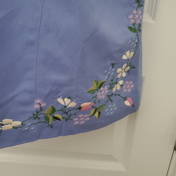 Jennifer Women Embroidered Cropped Top size 18. - Picture 8 of 9